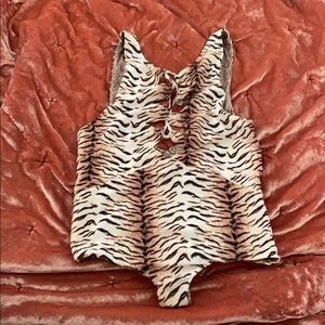 COPY - Acacia Makua suit size medium